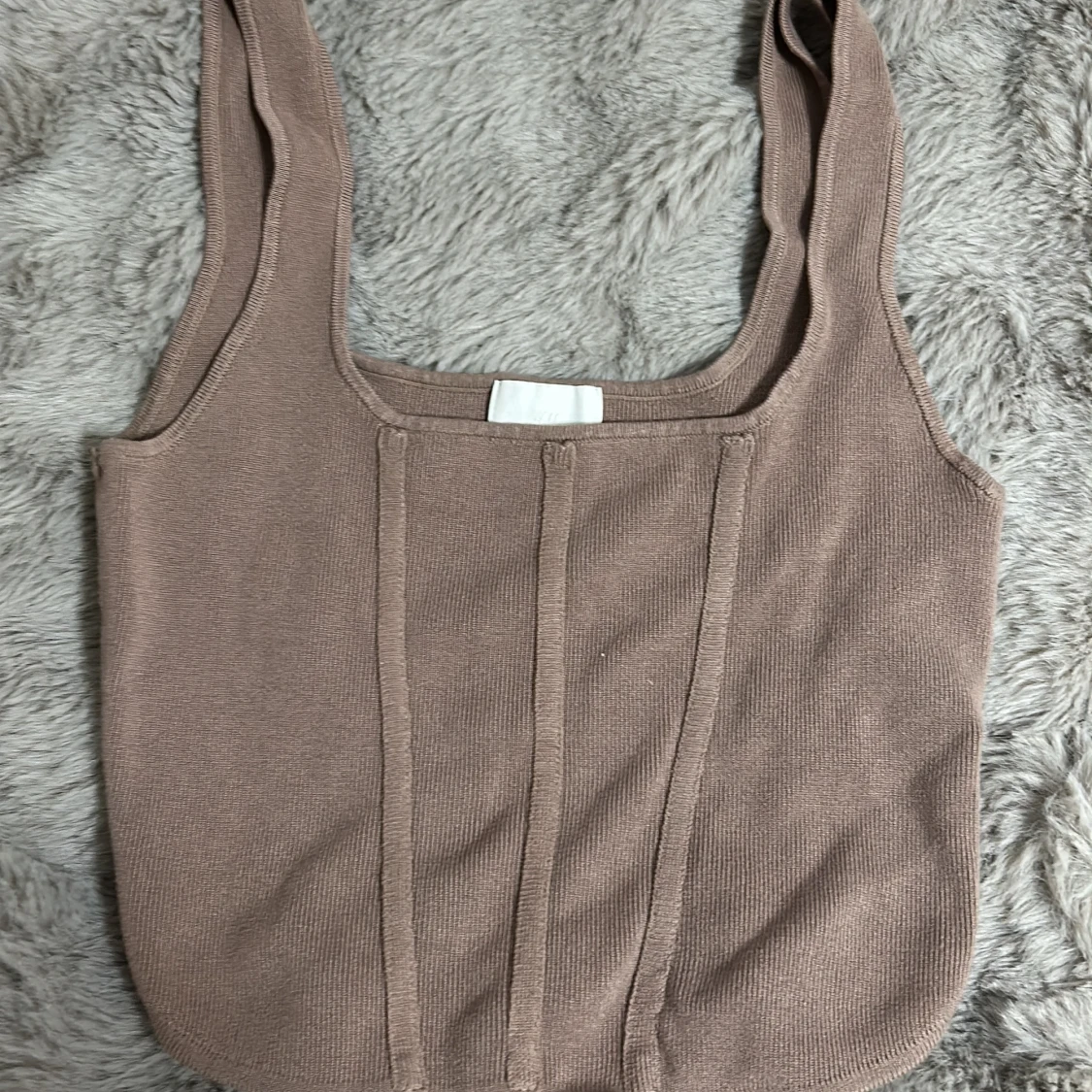 Beige ribbad linnetopp från H&M - 1