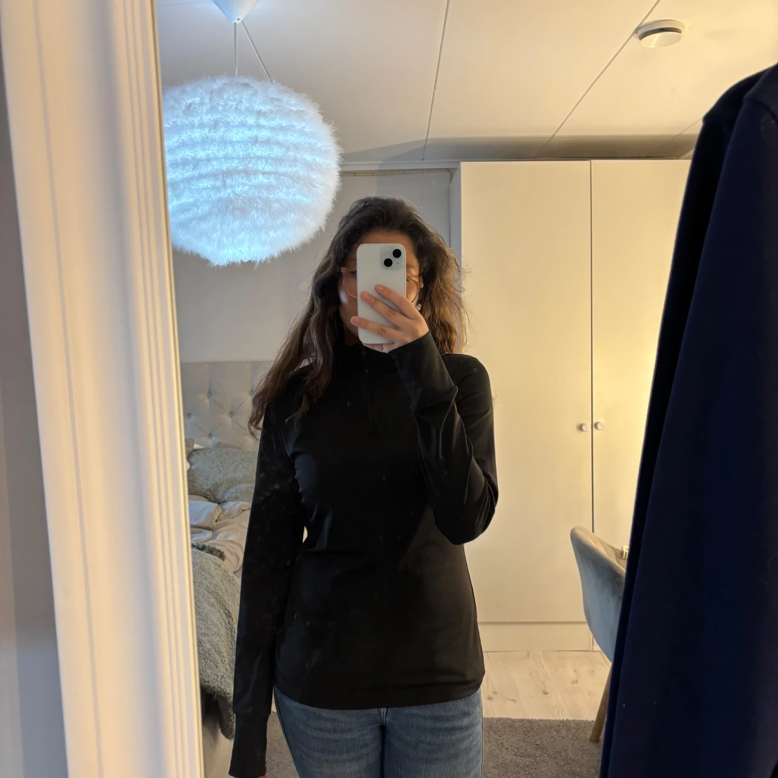 Svart långärmad tröja från Shein - 1