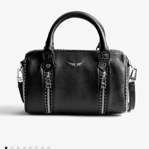 Zadig & Voltaire, Sunny XS Studs Bag - Säljer då den inte kommer till användning och är endast använd ett fåtal gånger. Väskan är i mycket bra skick. 
