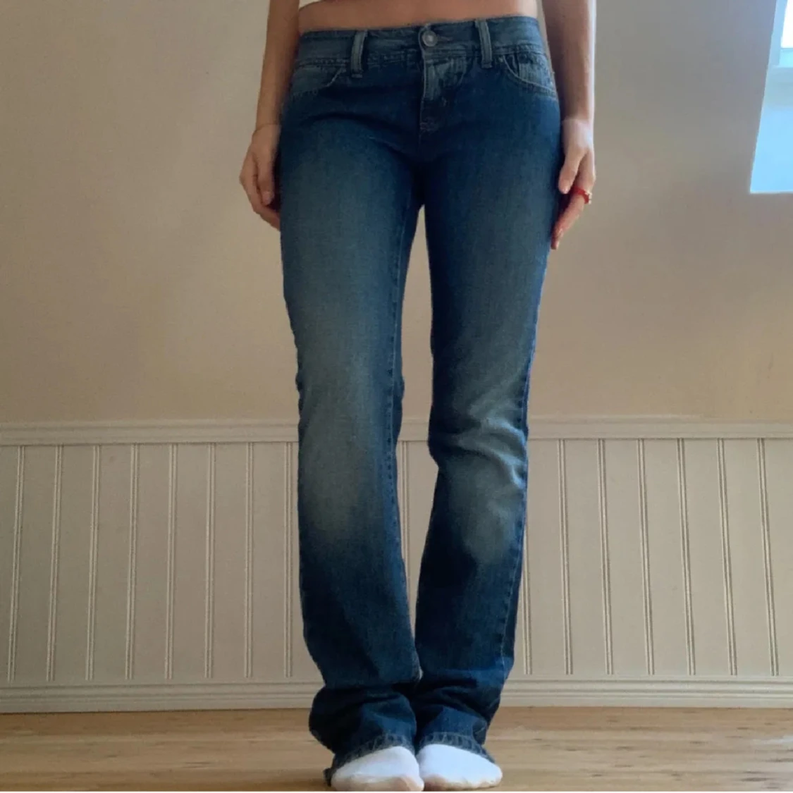 Blå bootcut jeans från Seven7