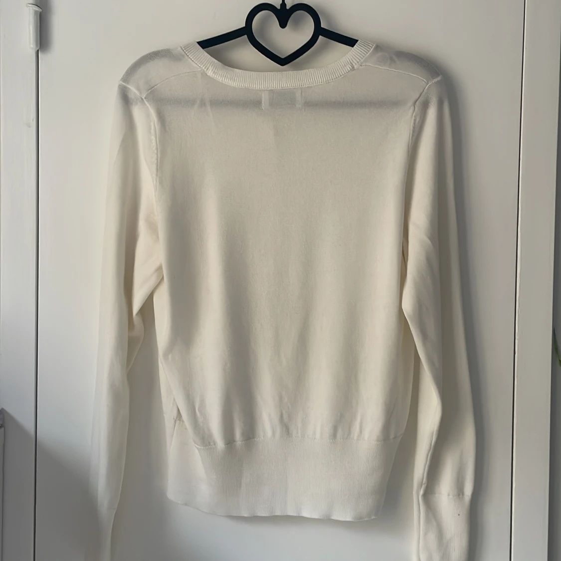 Vit kofta med knappar - 1