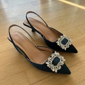 Kitten heels  - Mycket bra skick, klack ca 3-4 cm