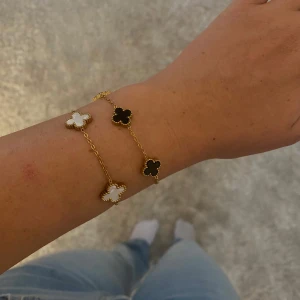 Klöver armband - Superfina van cleef liknande armband. 85kr styck eller båda för 150kr✨ 