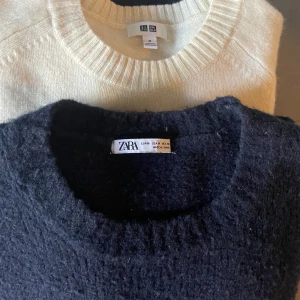 Stickade tröjor - Säljer dessa stickade tröjor som båda är i storlek M. Ena är från Zara och andra från Uniqlo. Går att köpa för 300/st eller båda för 500. 