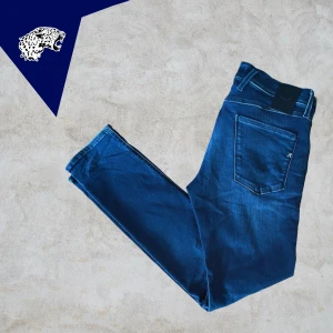 REPLAY ANBASS HYPERFLEX  - Replay Anbass Hyperflex | Skick: 9/10 | Strl W33 L32 | Vårt pris 549kr | Modellen är 182cm lång | Hör av dig om du undrar någonting!