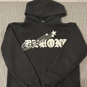 Demont tröja - Jätte bekväm och tjockt och fint demont tröja, i bra skick och är perfekt för detta höstas