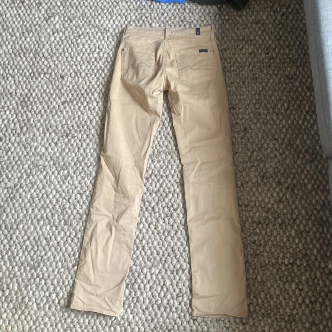 Beige byxor från 7 for All Mankind - 1
