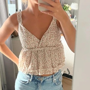 Topp  - Jättegullig topp i nyskick