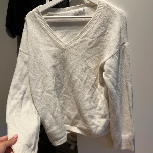 Vit stickad tröja - Vit stickad från NAKD använd en gång 