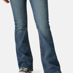 Bootcut low jeans  - Bootcut jeans i st XS, dem är små i storleken. Helt oanvända men ingen prislapp kvar. 599 kr ordinarie 