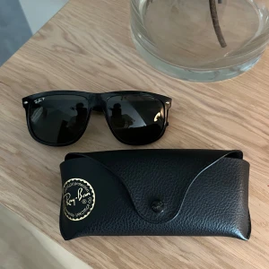 Ray ban boyfriend  - Glasögonen är använda men fortfarande i mycket bra sick. Pris kan diskuteras!