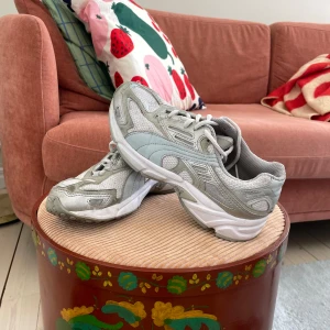 Puma sneakers  - Vintage sneakers från Puma. Storlek 36. Flitigt använda men utan defekter! Se även mina andra annonser, 3 för 2 på allt! 💫