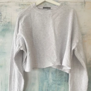 Tröja - Mysig tröja from Brandy Melville 💕 Säljer då den inte kommer till användning.  Sparsamt använd💖