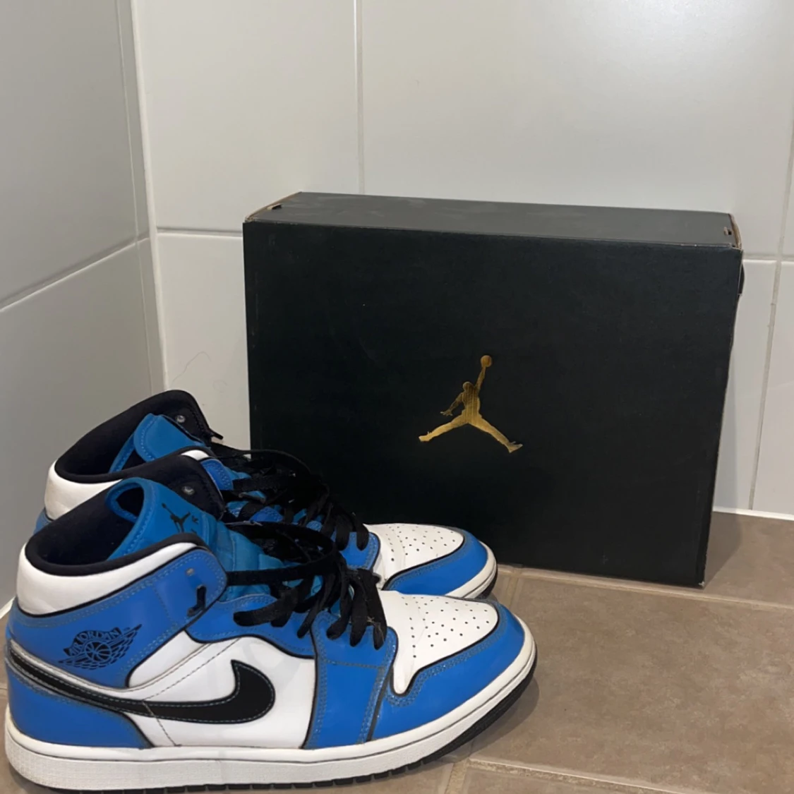 Jordan signal blue
