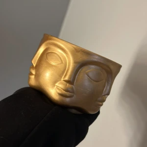 Inredning - Säljer denna eftersom jag inte gillar guld från dollar.💗