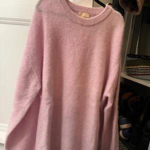 Mohair/ull stickad tröja  - Stickad tröja i mohair/ull från H&M Edition i storlek S