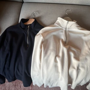 Zara half-zip - Två st zara halfzip. Säljes tillsammans för 400 En beige och en navy blå