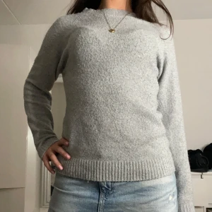 Stickad tröja  - Grå stickad tröja ❤️