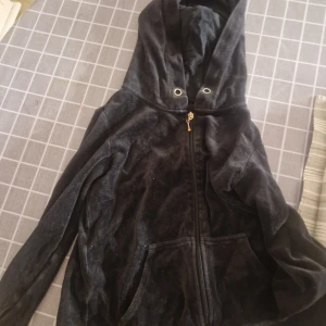 Juicy inte riktig.  - Juicy som är inte riktig. Den har inga skador på seg.