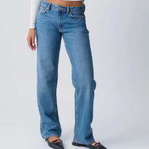 Låg/mid waist jeans från Gina (Straight jeans)