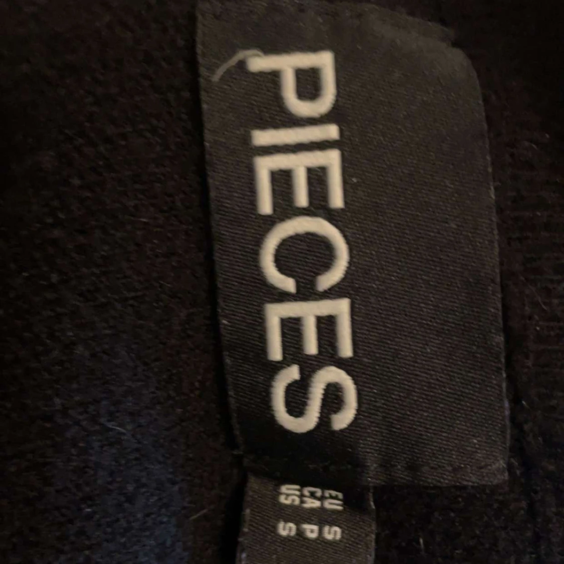 Svart tjocktröja - 90