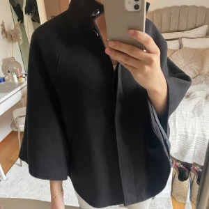 Trendig cape  - Så snygg cape populär poncho asså woooowww