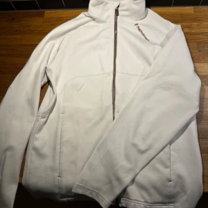 Peak och moshino båda ingår - Båda M