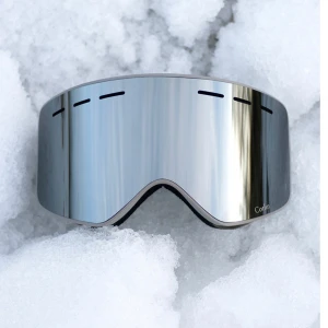 Skidglasögon 50% !! - Jättesnygga skidglasögon från CORLIN! Slutsålda,  Nypris: 1499kr💖Färg silver/mirror. Passade ej till min hjälm så använda en gång! Reser bort på fredag så tryck på köp direkt!