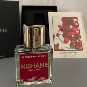 Nishane Hundred Silent Ways 50ml - Skriv till mig innan du köper för jag har även lagt ut annonsen på en annan sida. Se bilden för mängd kvar, skulle säga 55-60% kvar