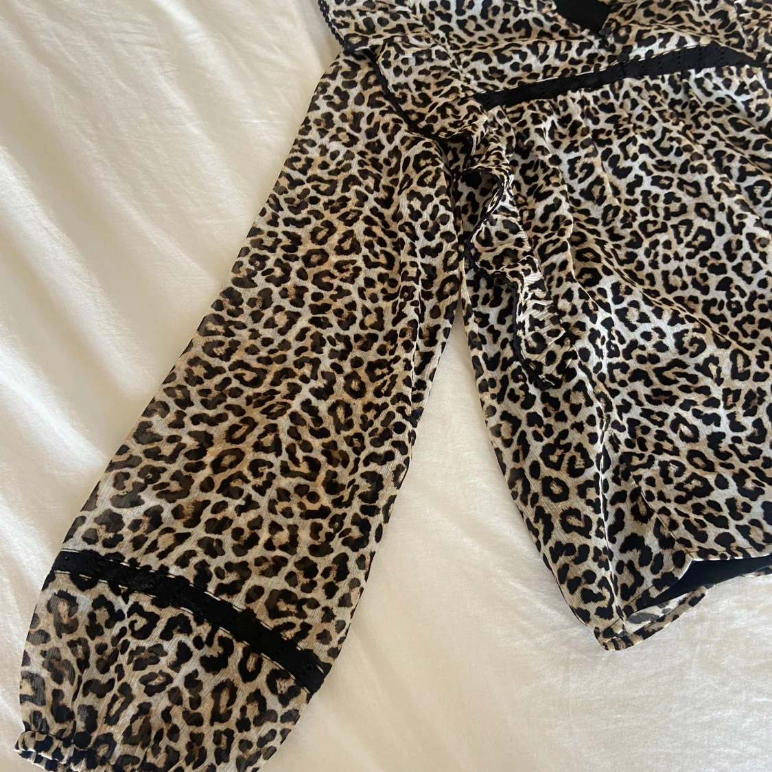 Jättefin leopard blus - 90