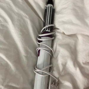 Värmeborste - Supernajs värmeborste som gör jätte fina lockar och blowout💞💞