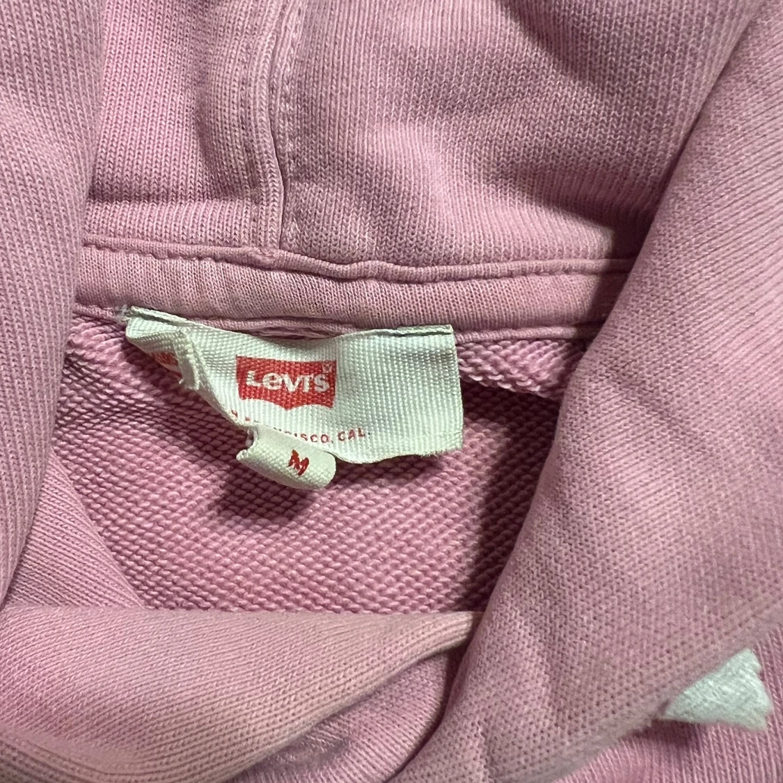 Rosa hoodie från Levi's - 3