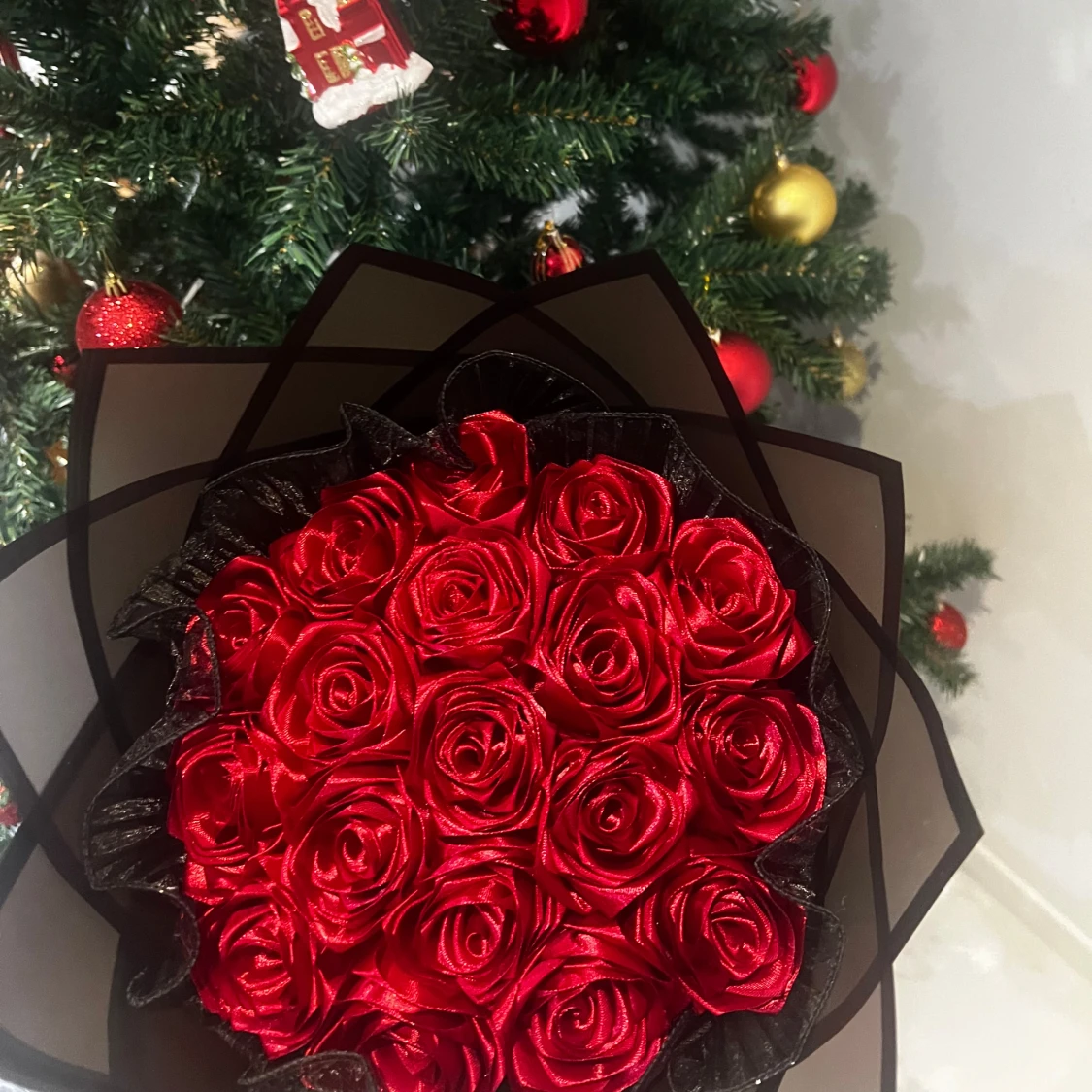 Röd rosformad bukett - 1