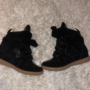 Isabel Marant  - Vet ej om de är äkta men ser ut som de, så fina och bekväma o