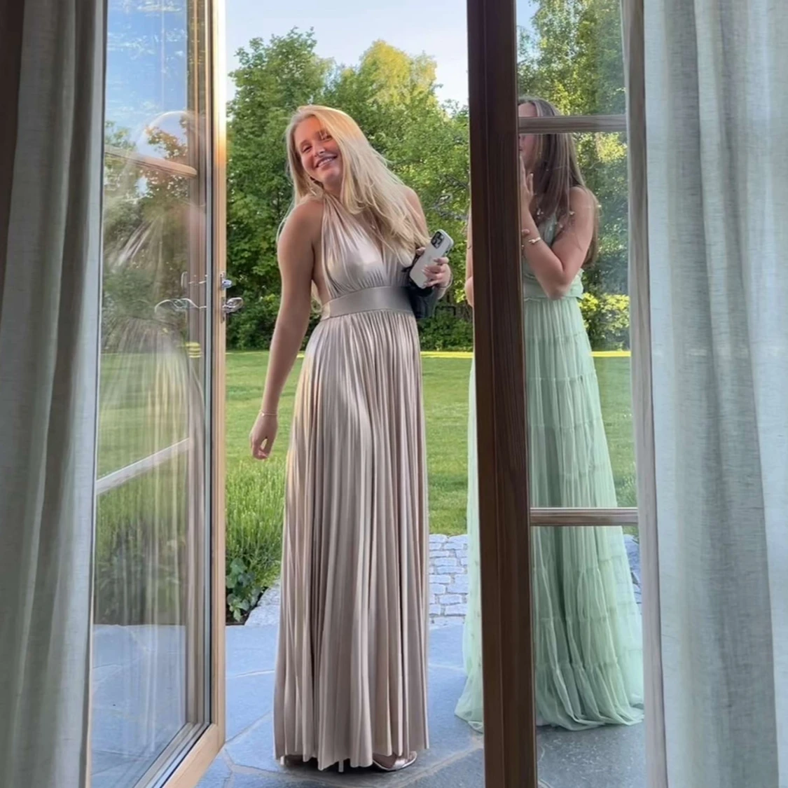 Champagnefärgad långklänning - 1