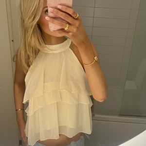 Fest topp - Söt volang topp!