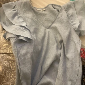 Tröja med volangärmar - Säljer detta super fina tröja