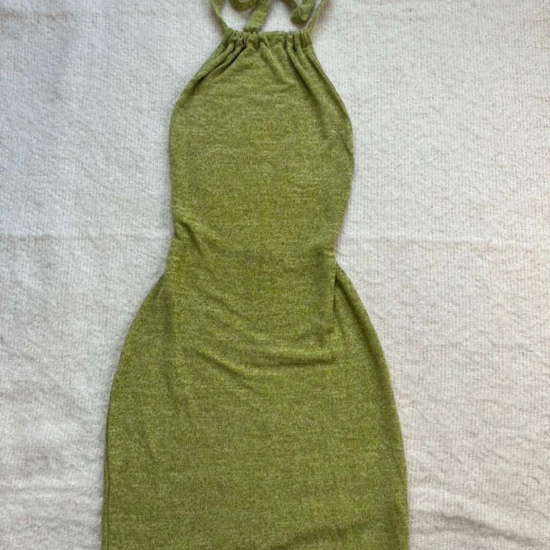 Grön ärmlös klänning - 1