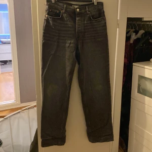 Svarta jeans - Snygga svarta baggy jeans med klassisk design. Pris kan diskuteras!
