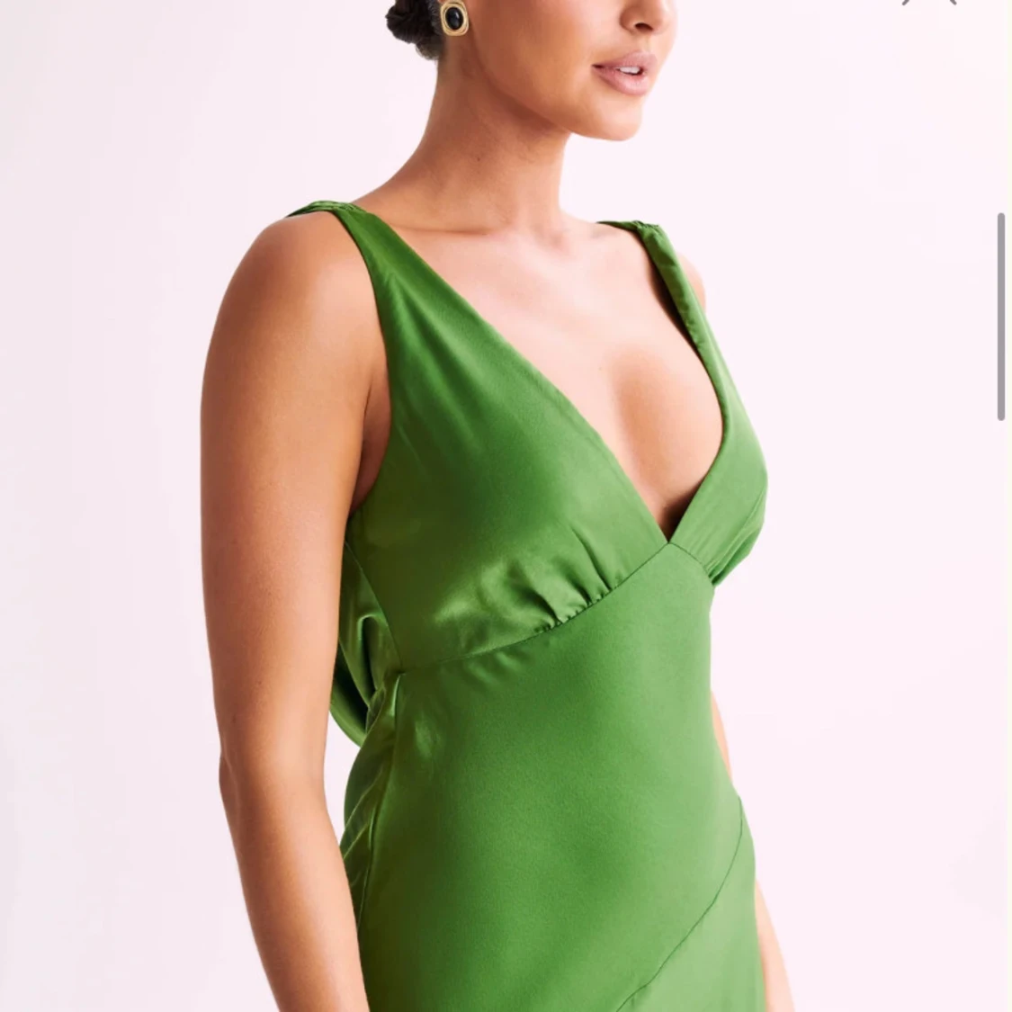 Grön långklänning Meshki - 1