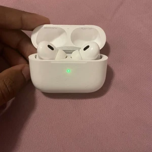  hörlurar - Nytt skick vita trådlösa hörlurar