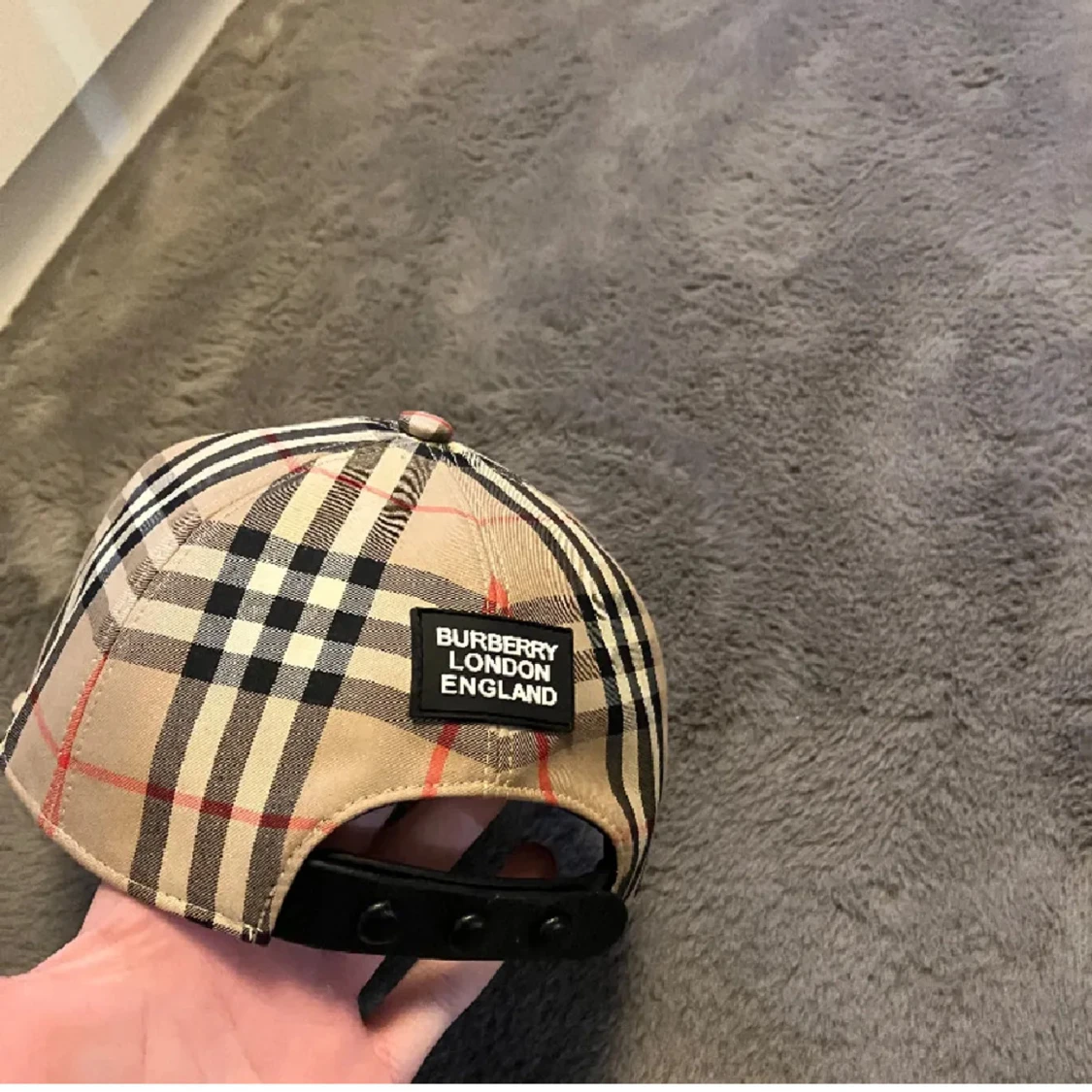  Burberry keps - 1