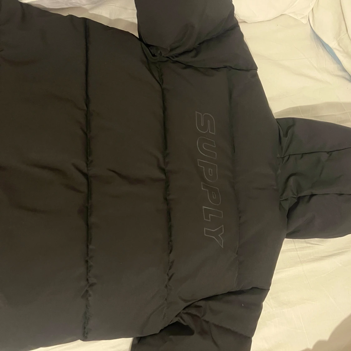 Svart pufferjacka från Supply & Demand - 1