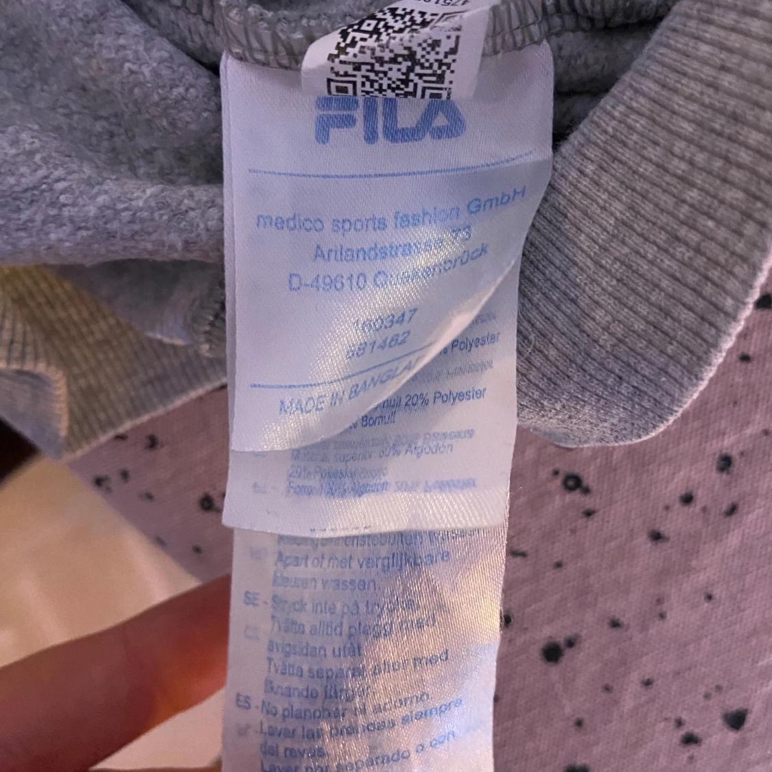 Grå hoodie från FILA - 2