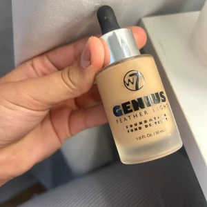  Foundation W7 -  Använd en gång fin färg från W7 färgen father light💕💕