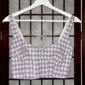 lilarutig croptop zara - rutig croptop i lila från zara strl xs