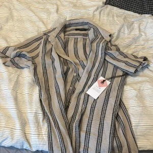 Kortärmad skjorta - Kortärmad skjorta, endast testad (prislappen är kvar)