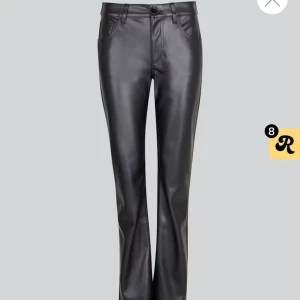 Skinnbyxor - Så snygga från vinbok men harctuväer blivit lite för stora och lite korta för mig. Nypris 600kr💞perfekt till vintern. Bra skick