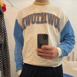 Asos Design Sweatshirt  - Asos Design Sweatshirt i storlek M i bra skick, bra passform  För fler bilder eller frågor är de bara att höra av sig😎
