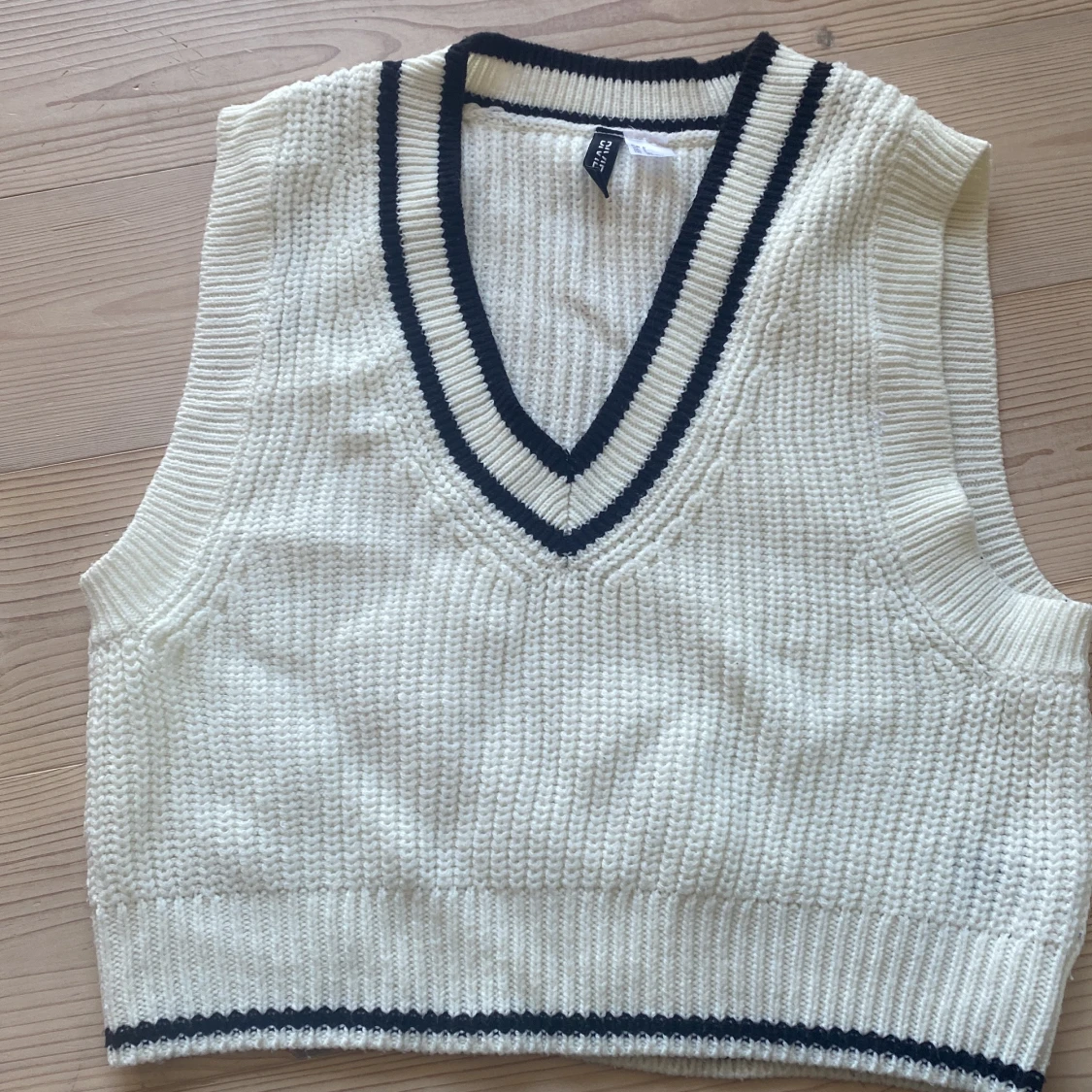 Stickad kortärmadtröja